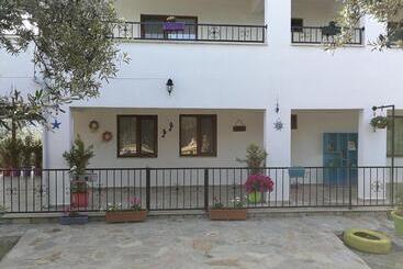 تختخواب و صبحانه Kaymak Tepesi Tatil Evi