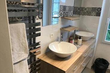 تختخواب و صبحانه Hôte Labyrinthe Lit 180 Cm Salle De Bain, Petit Dej Compris