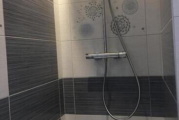 تختخواب و صبحانه Les Chambres De La Métairie Du Dick