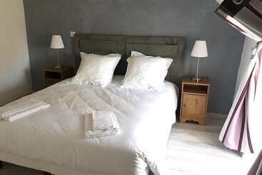 تختخواب و صبحانه Les Chambres De La Métairie Du Dick