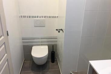 تختخواب و صبحانه Les Chambres De La Métairie Du Dick