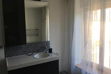 تختخواب و صبحانه Les Chambres De La Métairie Du Dick