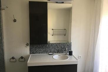 تختخواب و صبحانه Les Chambres De La Métairie Du Dick