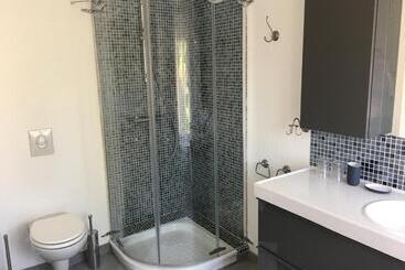 تختخواب و صبحانه Les Chambres De La Métairie Du Dick