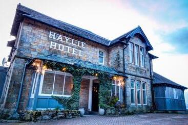 Haylie - Largs