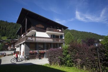 هتل Hôtel Les Dents Blanches
