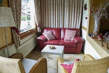 هتل Hôtel Les Dents Blanches