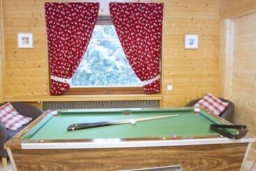 هتل Hôtel Les Dents Blanches