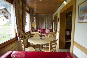 هتل Hôtel Les Dents Blanches