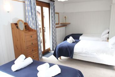 هتل Hôtel Les Dents Blanches