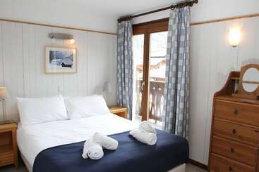 هتل Hôtel Les Dents Blanches