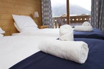 هتل Hôtel Les Dents Blanches
