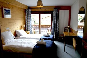 هتل Hôtel Les Dents Blanches