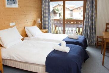 هتل Hôtel Les Dents Blanches