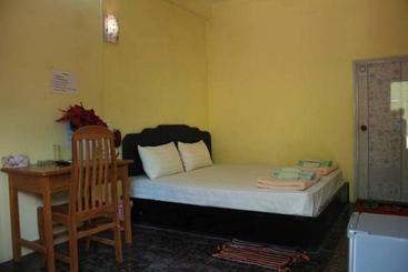 Nway Htway Yeik Motel