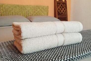 هتل Hostel Paricutín