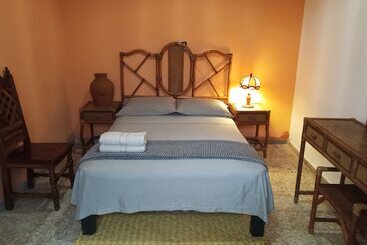 هتل Hostel Paricutín