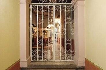 هتل Hostel Paricutín