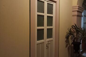 هتل Hostel Paricutín