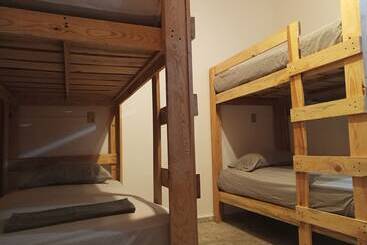 هتل Hostel Paricutín
