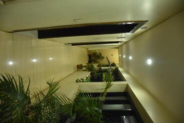هتل Kausalya Inn
