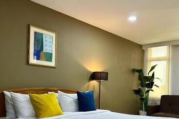 هتل Medeseri Holistic Health And Wellness Centre