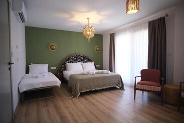 هتل Pietra Social House