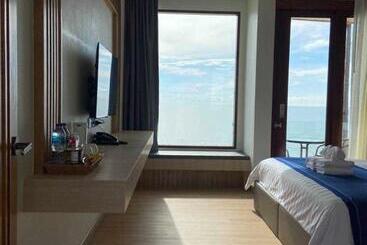 هتل เดอะซีน คาบาน่า บีช รีสอร์ท ขนอม The Scene Cabana Beach Resort Khanom