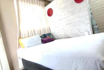 پانسیون Chikos Accomodation