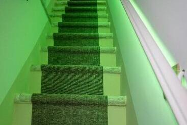 تختخواب و صبحانه Green House