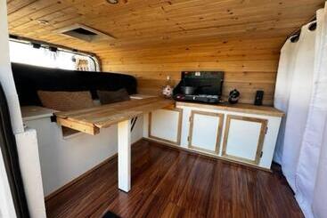 هتل Campcar Maui Jeeps Suvs Hybrid Camper Van Rentals With Equipment And Travel Advice