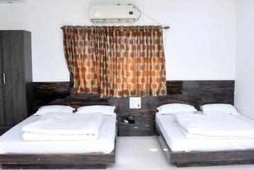Отель Radhe Palace Morbi