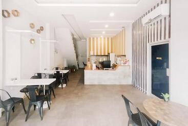 هتل Reddoorz At Capsule Inn Teuku Umar