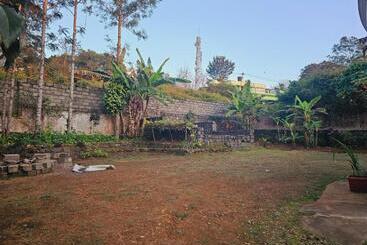 پانسیون Chithralaya Guest House