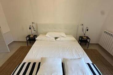 پانسیون Clarissa Guest House Via Di Mezzo 194