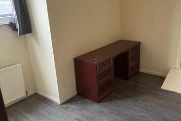 پانسیون Georgian Double Near City Centre