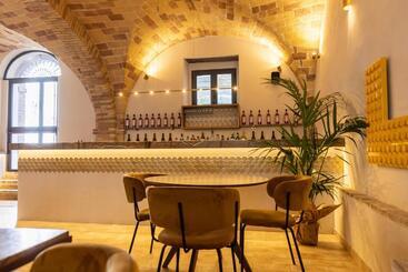 استراحتگاه The Vinum Suites