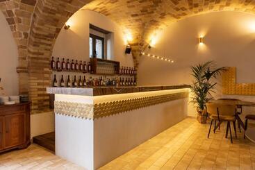 استراحتگاه The Vinum Suites