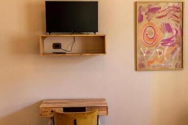استراحتگاه The Vinum Suites