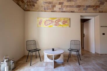 استراحتگاه The Vinum Suites
