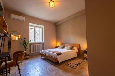 استراحتگاه The Vinum Suites