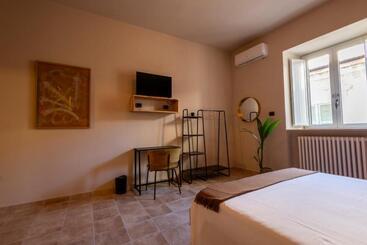 استراحتگاه The Vinum Suites