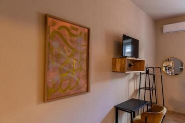 استراحتگاه The Vinum Suites