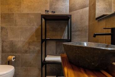 استراحتگاه The Vinum Suites