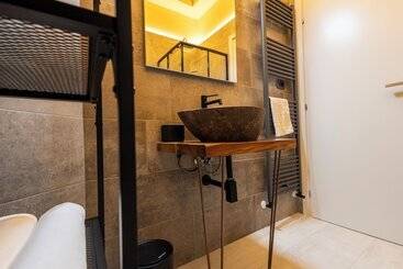 استراحتگاه The Vinum Suites