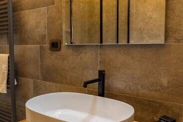 استراحتگاه The Vinum Suites
