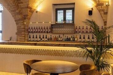 استراحتگاه The Vinum Suites
