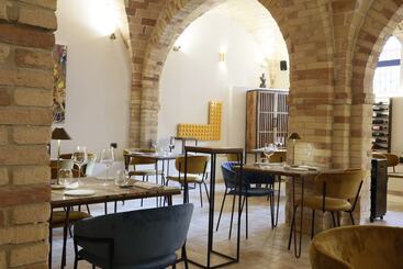 استراحتگاه The Vinum Suites