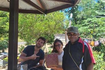 تختخواب و صبحانه Family Guest House