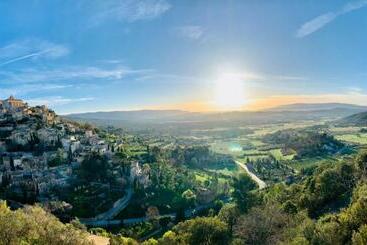 تختخواب و صبحانه La Suite Gordes